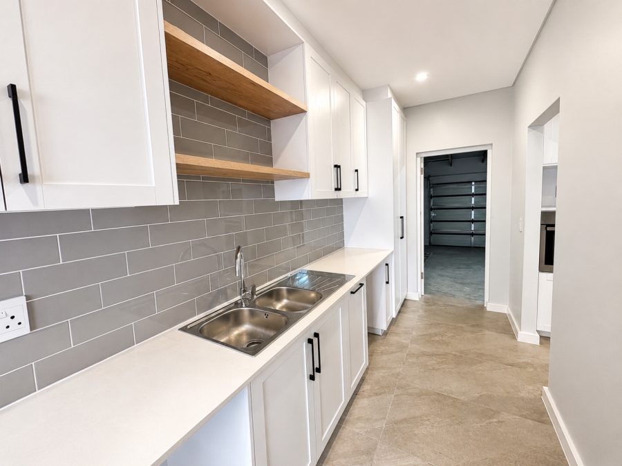 5 Bedroom Property for Sale in Sandown Western Cape